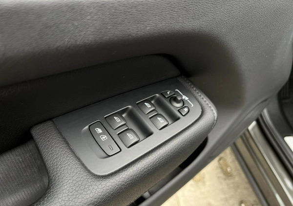 Volvo XC 60 cena 139900 przebieg: 102076, rok produkcji 2019 z Przecław małe 742